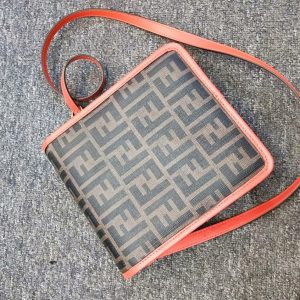 Fendi Shoulder Bag - Image 6