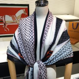 Louis Vuitton Scarf - Image 3