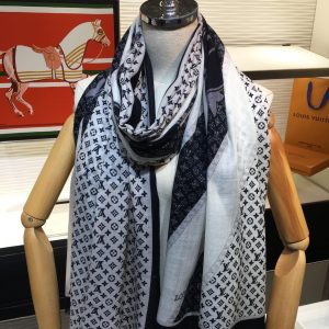 Louis Vuitton Scarf - Image 5