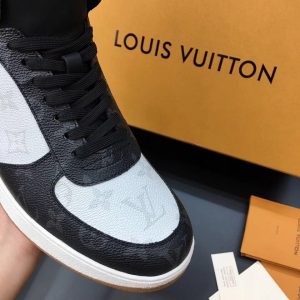 Louis Vuitton Rivoli Sneaker - Image 6