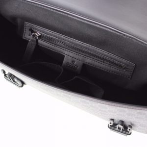 Gucci Shoulder Bag - Image 3