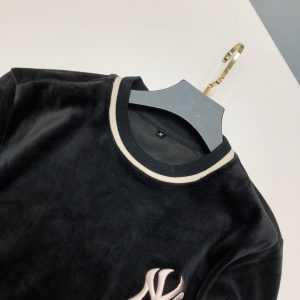 Gucci Suit - Image 9