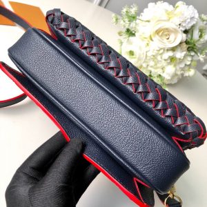 LOUIS VUITTON Pochette Metis - Image 5