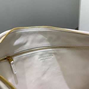 Bottega Vaenta Hobo Bag - Image 3