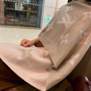 Louis Vuitton scarf - Image 4