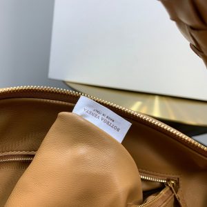 Bottega Vaenta Hobo Bag - Image 5