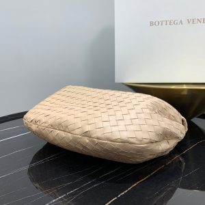 Bottega Vaenta Hobo Bag - Image 8