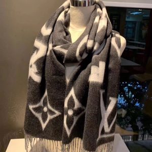 Louis Vuitton scarf - Image 5