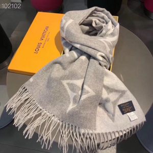 Louis Vuitton scarf - Image 7