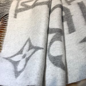 Louis Vuitton scarf - Image 4