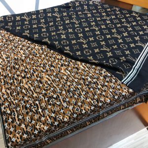 Louis Vuitton scarf - Image 4