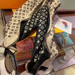 Louis Vuitton scarf - Image 9