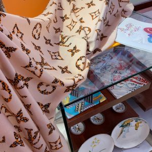 Louis Vuitton scarf - Image 4