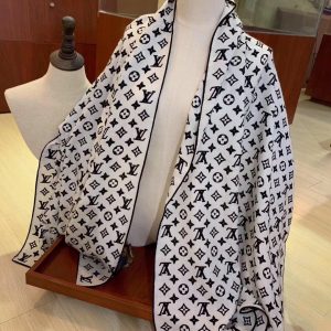 Louis Vuitton scarf - Image 5