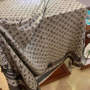 Louis Vuitton scarf - Image 6