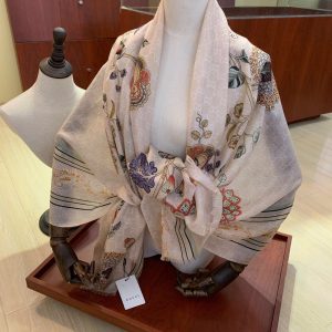 Gucci scarf - Image 16