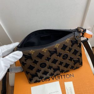 Louis Vuitton MONOGRAM - Image 4