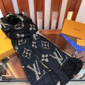 Louis Vuitton scarf - Image 7