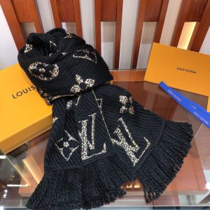 Louis Vuitton scarf - Image 6