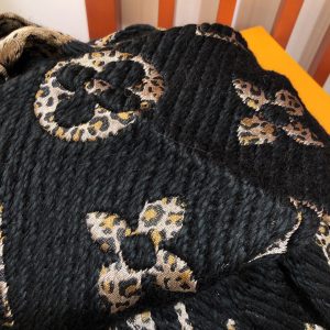 Louis Vuitton scarf - Image 3