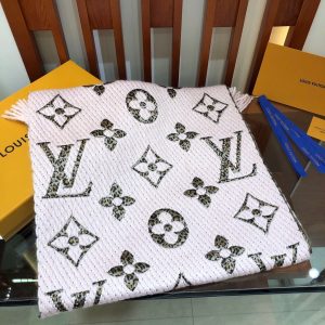 Louis Vuitton scarf - Image 9