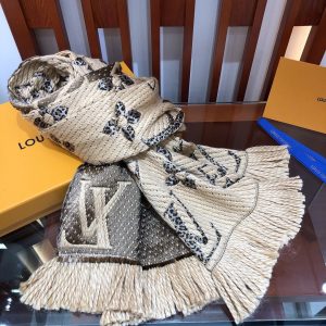 Louis Vuitton scarf - Image 6