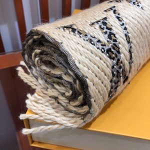 Louis Vuitton scarf - Image 5