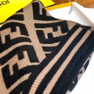 Fendi scarf - Image 6