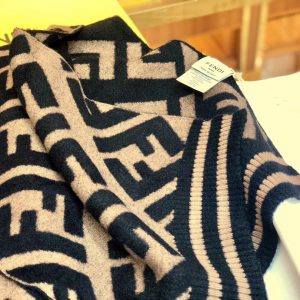 Fendi scarf - Image 5