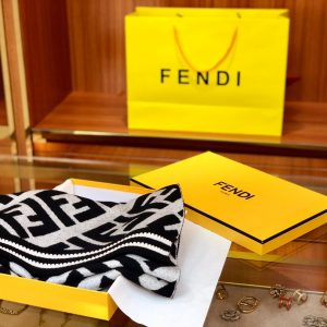 Fendi scarf - Image 8