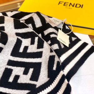 Fendi scarf - Image 5