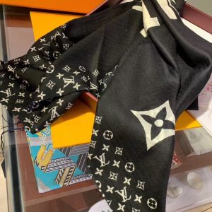 Louis Vuitton scarf - Image 6