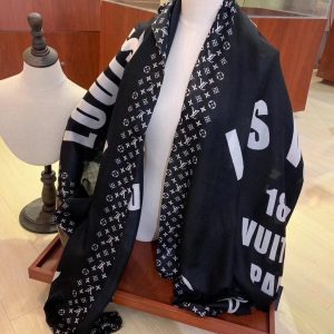 Louis Vuitton scarf - Image 4