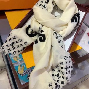 Louis Vuitton scarf - Image 4