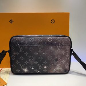 LOUIS VUITTON VOYAGE shoulder bag - Image 6