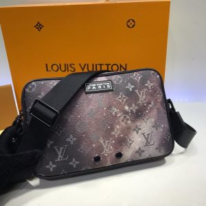 LOUIS VUITTON VOYAGE shoulder bag - Image 5