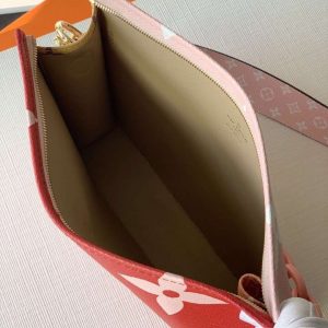 Louis Vuitton BAG - Image 4