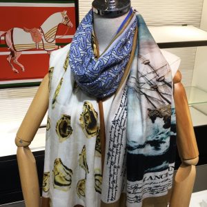 Burberry Scarf - Image 4