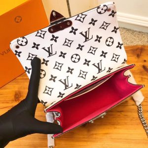 Louis Vuitton Wynwood - Image 5