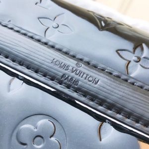 Louis Vuitton Wynwood - Image 5