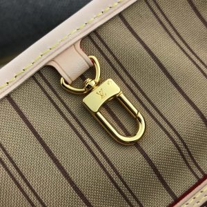 Louis Vuitton Neverfull PM - Image 6