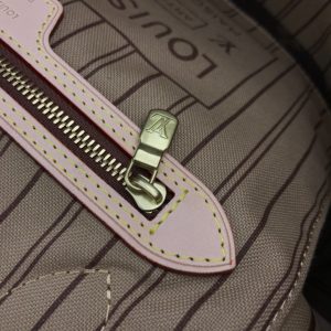 Louis Vuitton Neverfull PM - Image 4