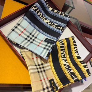 Burberry Scarf - Image 9