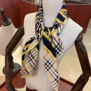 Burberry Scarf - Image 3