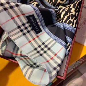 Burberry Scarf - Image 7