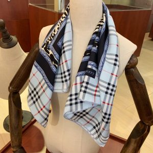 Burberry Scarf - Image 5