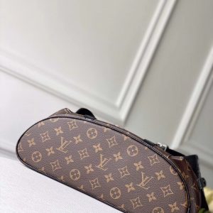 LOUIS VUITTON Backpack - Image 6