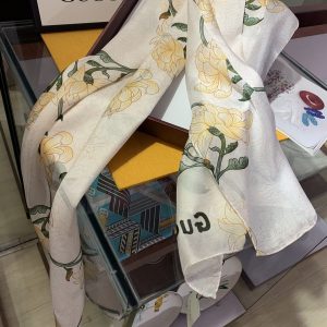 Gucci Scarf - Image 8