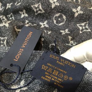 Louis Vuitton Scarf - Image 8