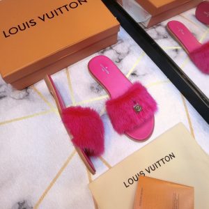LOUIS VUITTON Mink Slippers - Image 8